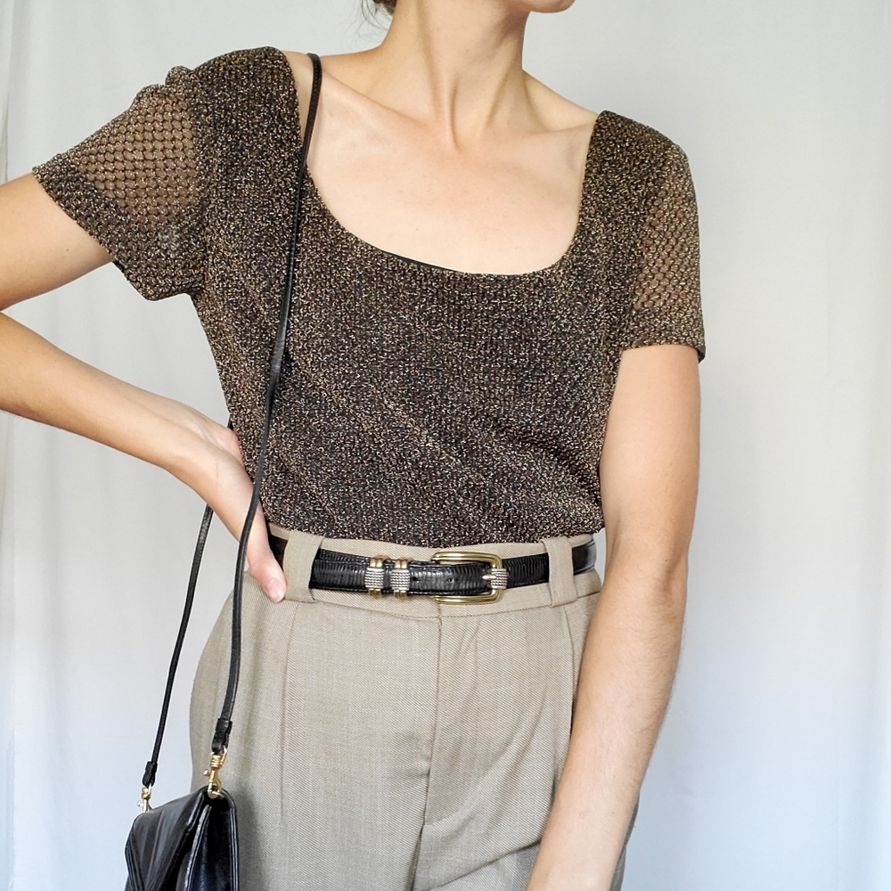 Vintage Black and Gold Scoop Neck Front and Back Blouse. (M)
